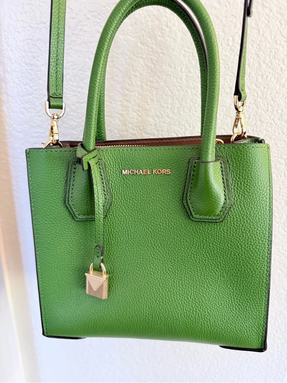 Michael Kors Mercer Medium Pebbled Leather Green Crossbody Hand Bag Purse